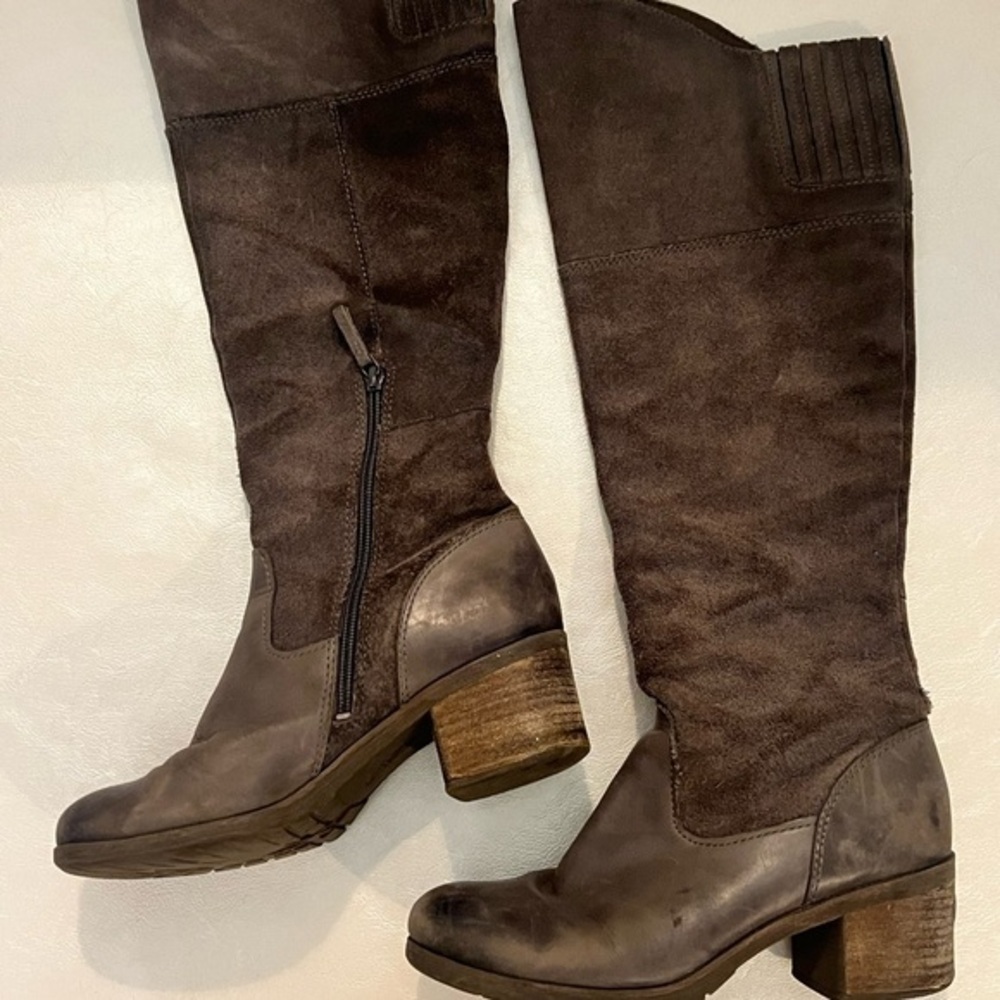 NAYA knee high boots. 8.5